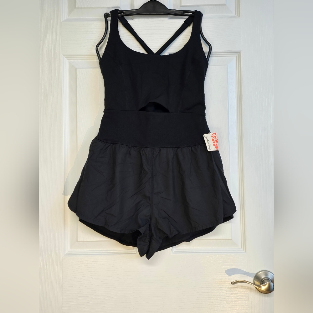 Nwt FP Movement RIGHTEOUS RUNSIE Size SMALL